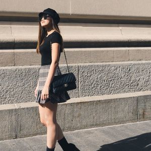 Meet your Posher, Claudia